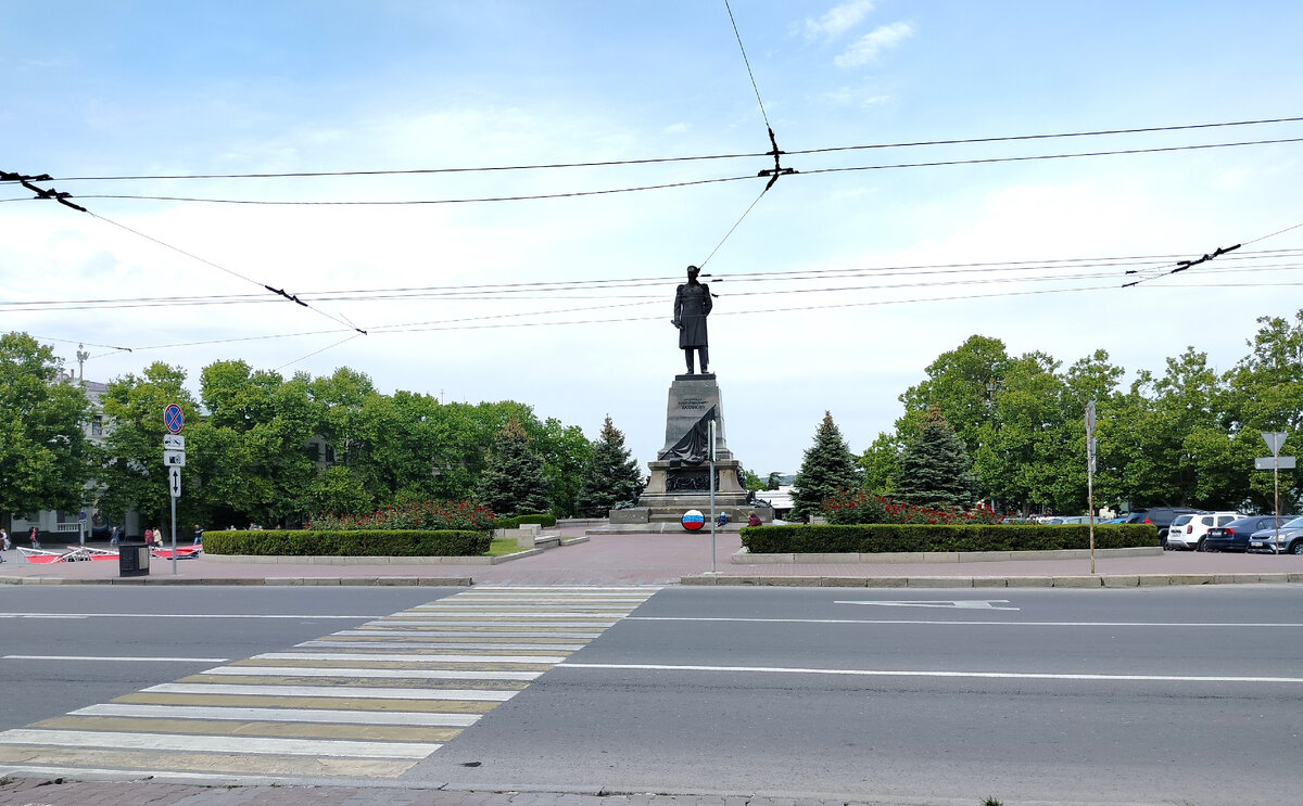 Площадь Нахимова, май 2024