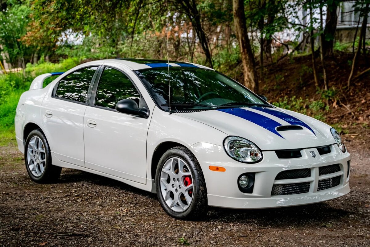 Dodge Neon SRT-4.