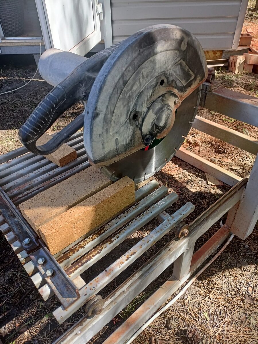 Режет быстро, режет точно, что еще нужно то.