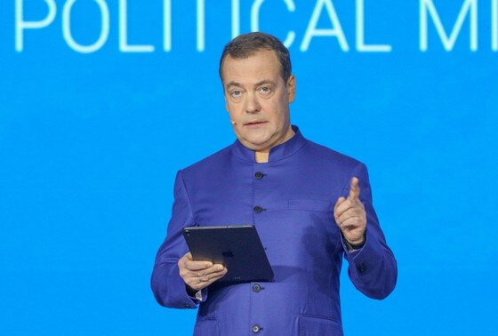    Дмитрий Медведев