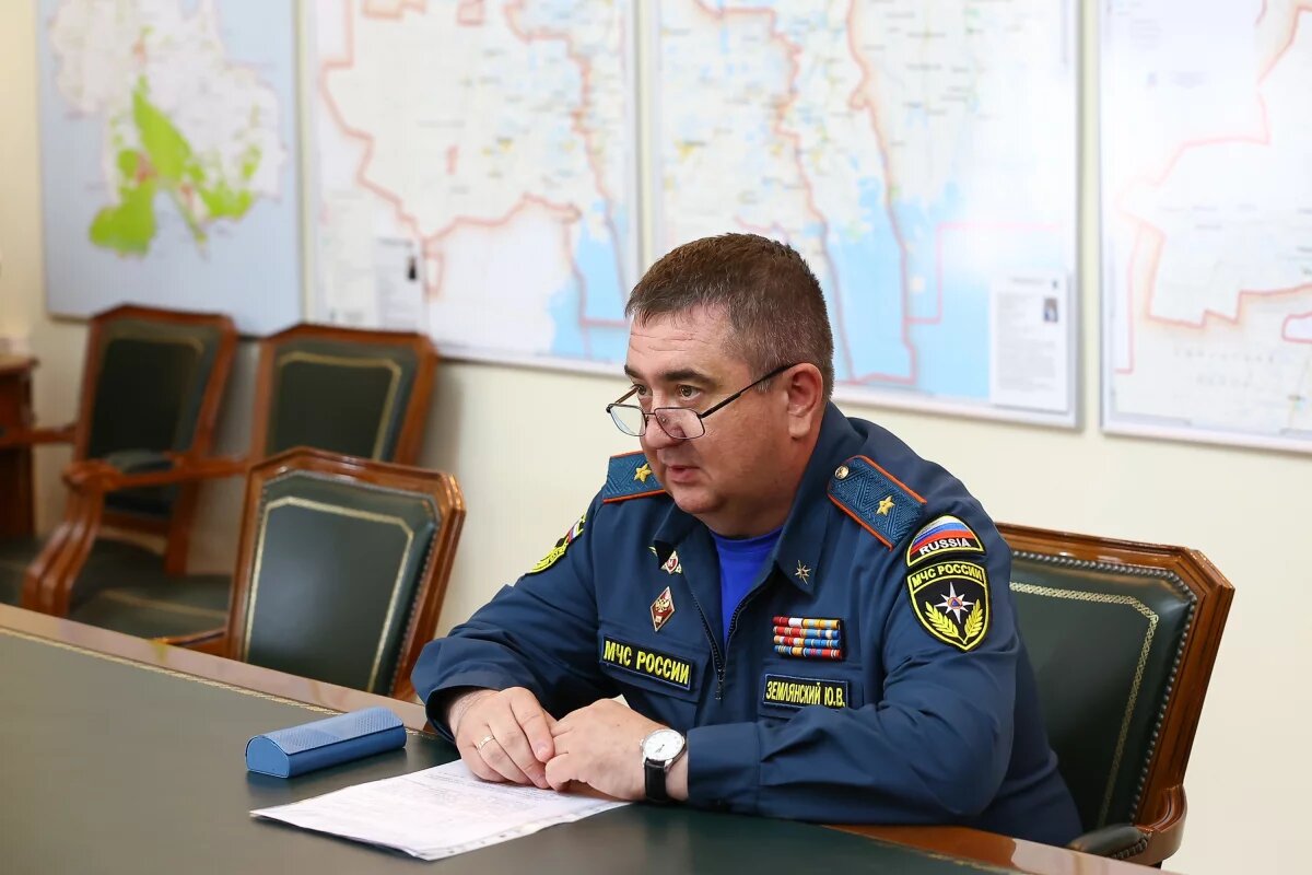    Губернатор встретился с новым начальником астраханских спасателей