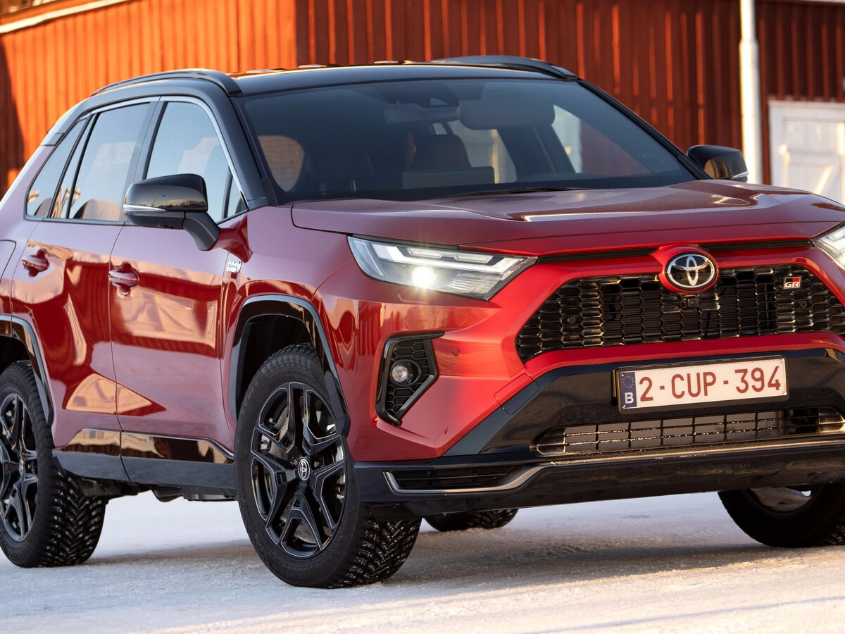 Toyota RAV4 и Mazda CX-5 подорожали на 1 млн рублей, Geely Coolray — 350  тыс. Так изменились цены на популярные кроссоверы за 2 года санкций |  iXBT.com | Дзен