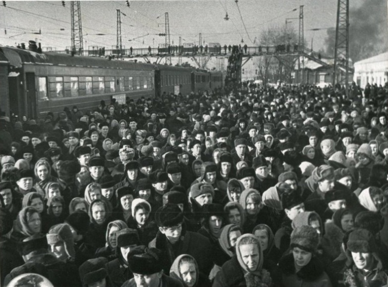 Митинг на станции Тайшет по случаю прибытия первого поезда по железной дороге Абакан-Тайшет, 1 февраля 1965 г.