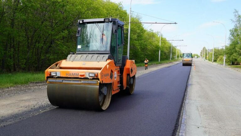    Нежинское шоссе ремонтируют в поселке Ростоши Оренбурга Белов Михаил Александрович