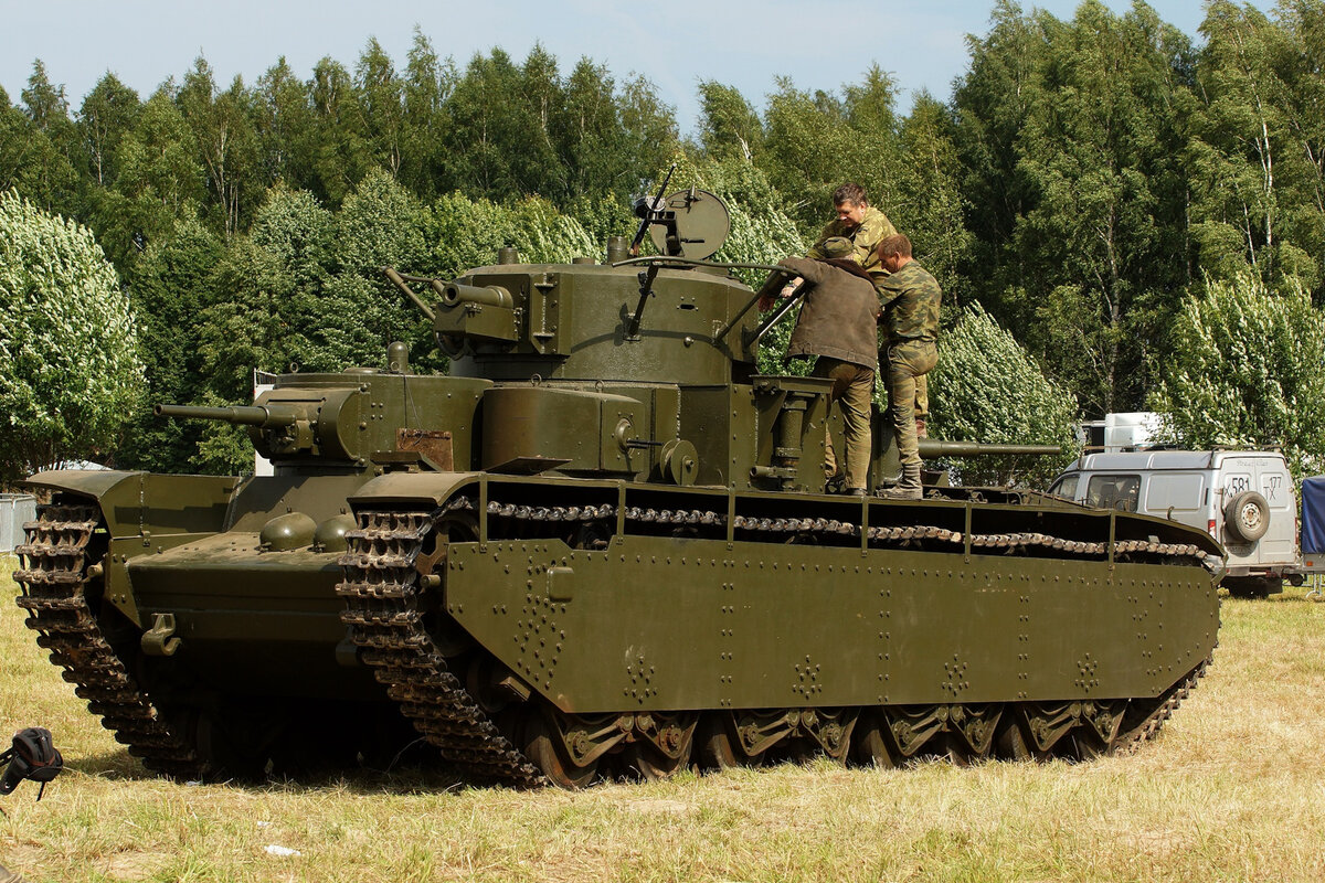 харьковский танк марки «Т-35»