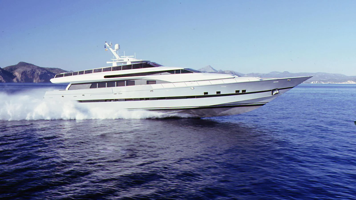 Izar, 41.5 м, 2000