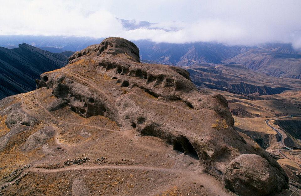    Аламут, замок ассасинов, к северо-востоку от Газвина, провинция Занджун, Иран, 2008