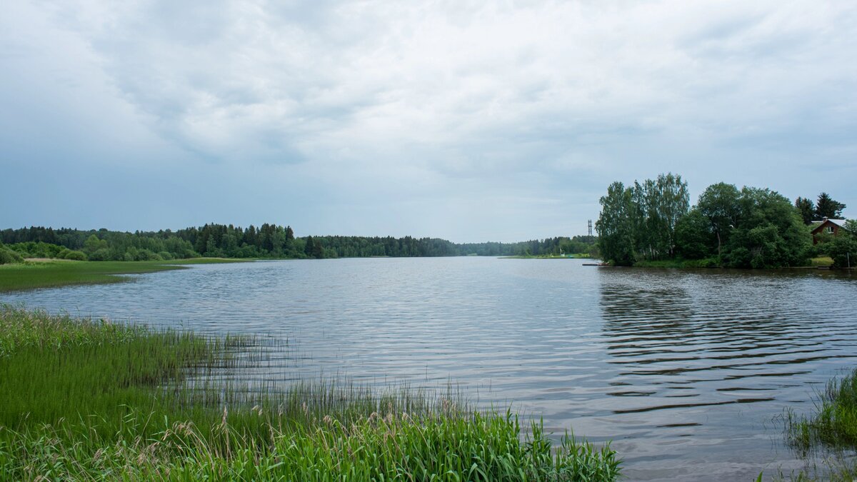 1. Верхнерузское водохрнилище — самый молодой из всех искусственных водоемов Московской области.
