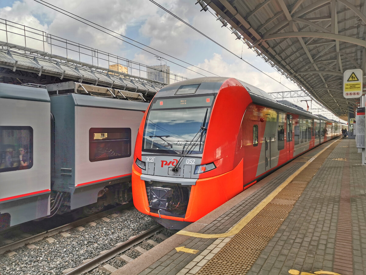 Электропоезд ЭС2Г-052 "Ласточка" на МЦК Ботанический сад.