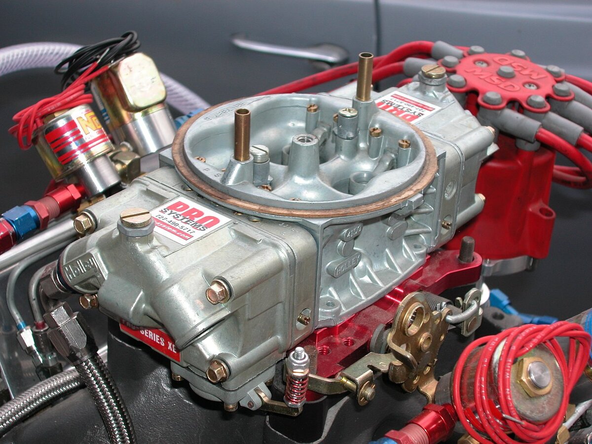 Система питания автомобильного двигателя играет ключевую роль в его работе, обеспечивая подачу необходимого количества топлива и воздуха для образования топливной смеси.