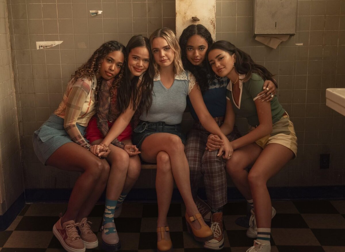 кадр из сериала Милые обманщицы