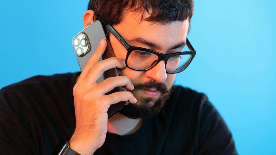 Что на самом деле стоит за назойливыми звонками от имени известных операторов сотовой связи: разбираем на примере