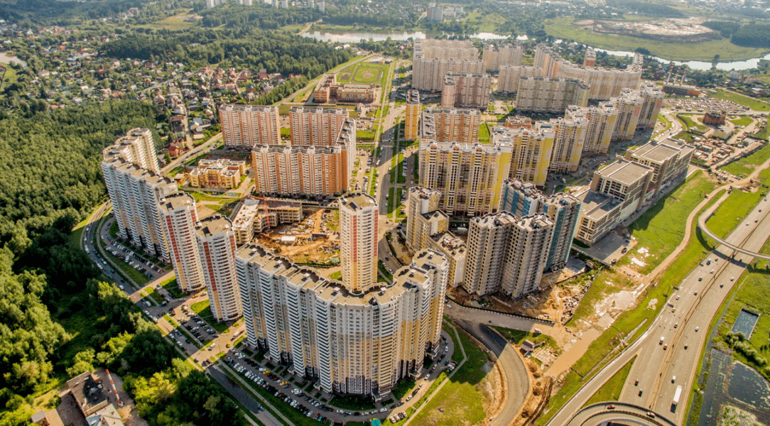 ЖК "Солнцево-парк" у метро Прокшино, состоящий частично из апартаментов.