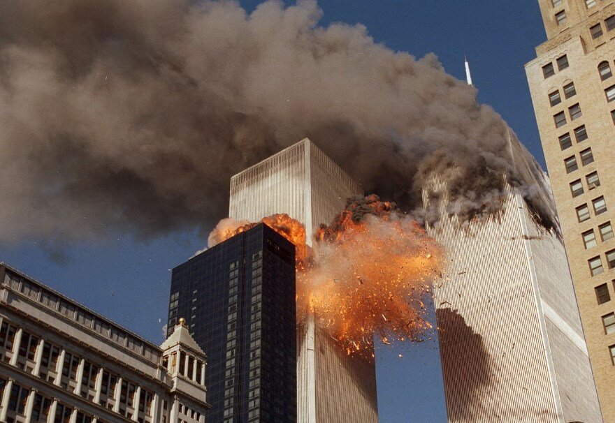 События 11 сентября 2001 года повергли в шок весь цивилизованный мир. Тысячи людей погибли под завалами легендарных башен близнецов на Манхэттене.
