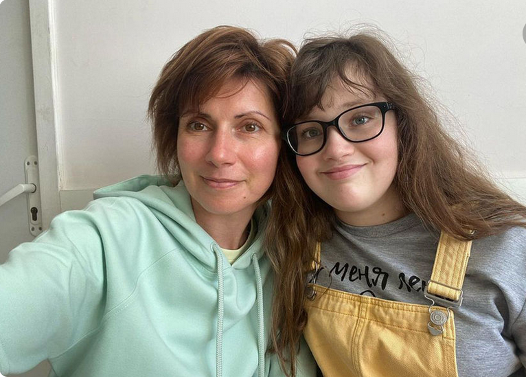 Светлана Зейналова со старшей дочерью