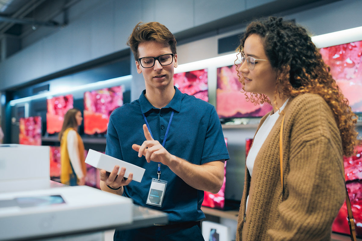    Тщательно выбирайте телефон в момент покупки и не стесняйтесь попросить консультанта, чтобы он проверил, работает ли устройство
