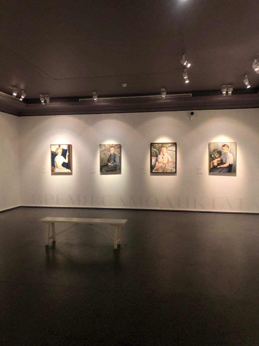 Люди на портретах ,зачастую, были случайными прохожими, который Вейсберг просил попозировать за символическую плату. Лица эпохи!