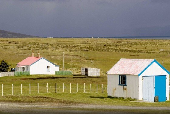    Дом и гараж в Порт-Луи на Фолклендских островах