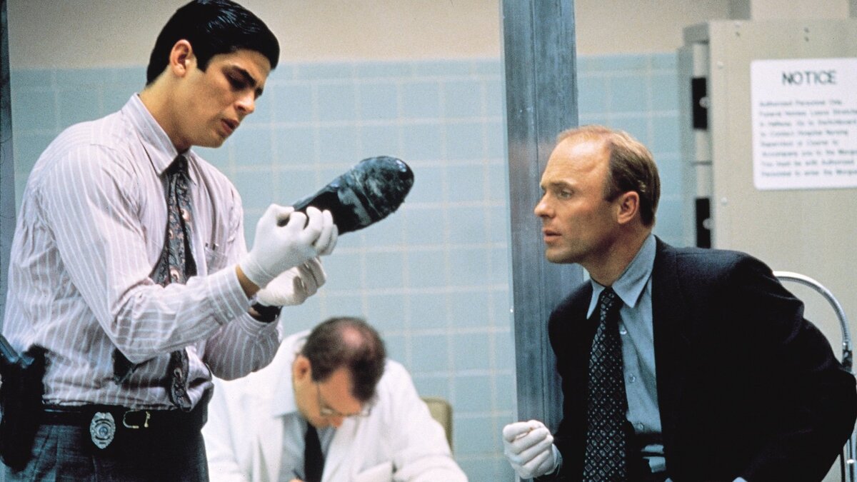 Кадр из фильма "Фарфоровая луна" (1991)