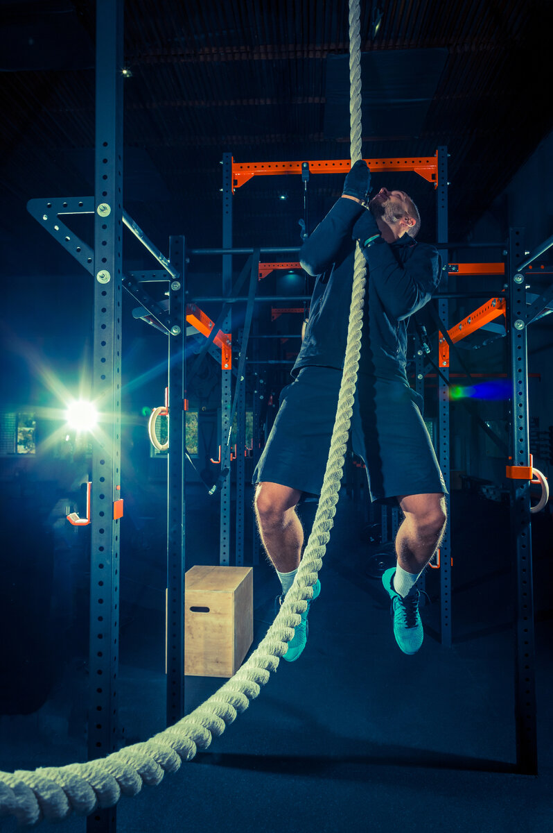 <a href="https://www.freepik.com/free-photo/crossfit-athlete-with-rope-workout-gym_13635725.htm#fromView=image_search&page=3&position=37&uuid=9d453565-c762-4127-8b63-9fdeb86e3ce0">Image by master1305 on Freepik</a>