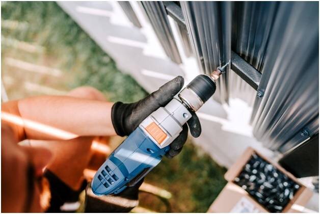 Монтаж евроштакетника