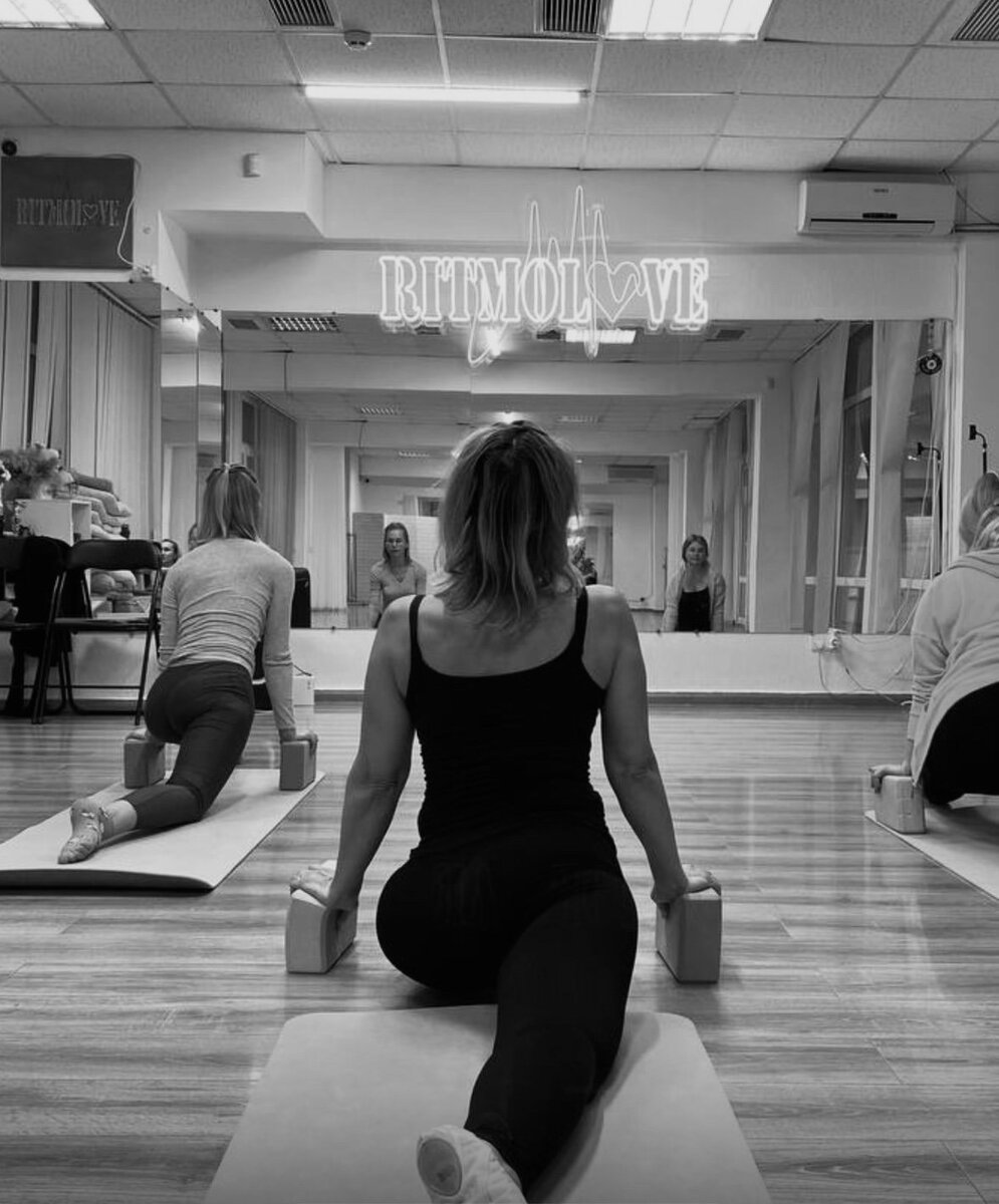 Гимнастика для мамочек в школе танцев "RITMOLOVE" в г. Ялта