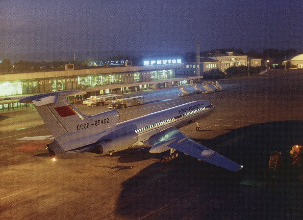Ту-154Б-2 СССР-85462 на перроне аэропорта «Иркутск», 1983 год. Источник фото: aviaforum.ru