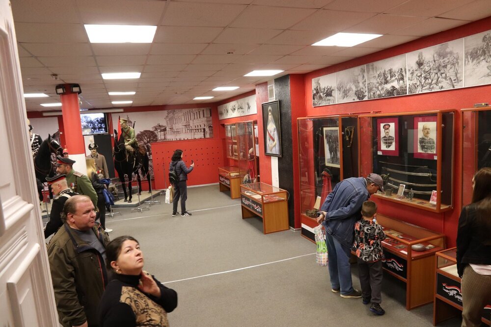 Интересно было осмотреть такой музей, который посвящен одному из гусарских полков.