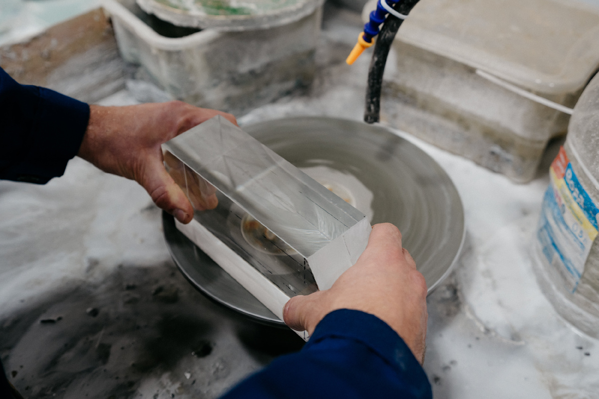 Вакансия. Мастер по обработке заготовок из стекла. Шлифовщик-полировщик. vetro.ru.com