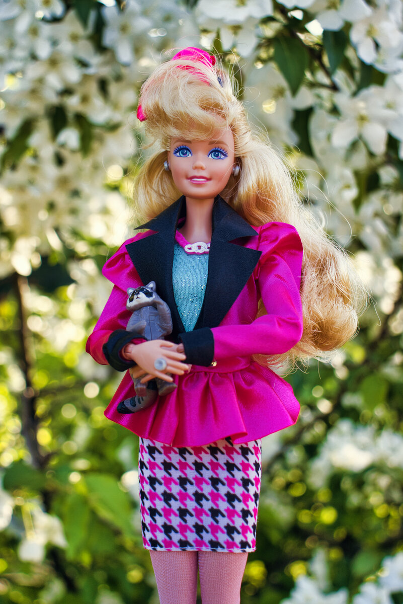 Енотик-полоскун Сьюзи – не просто питомица Келли, а настоящий деловой партнёр! Она помогает хозяйке отмывать деньги – в буквальном смысле.