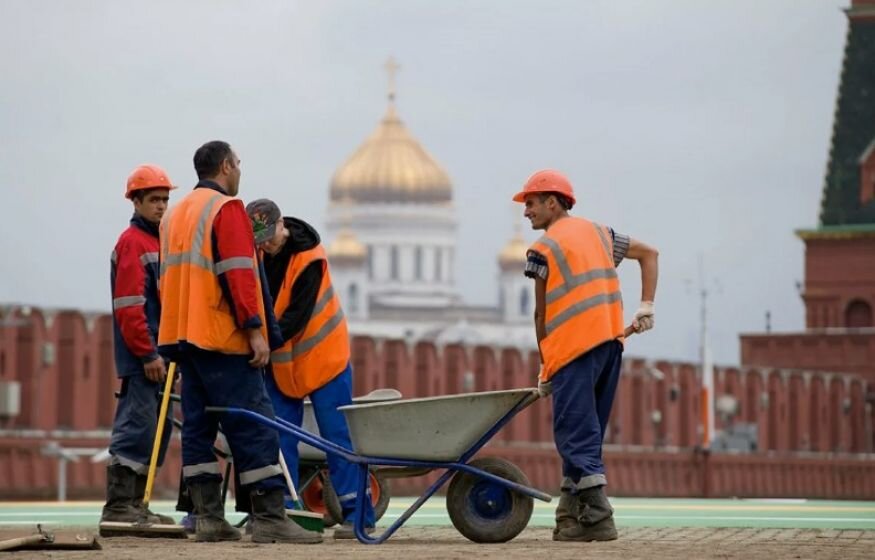    Мигранты делают жизнь россиян комфортнее? В Госдуме не согласны
