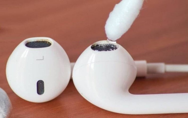    Не забывайте чистить наушники