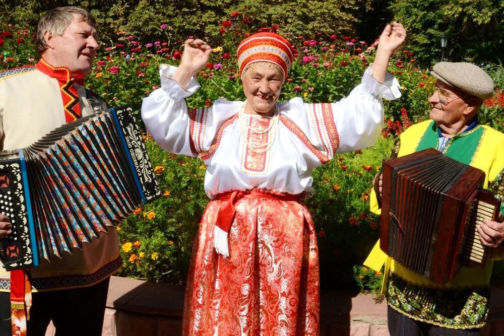 Никогда на Руси не умолкнут гармони!