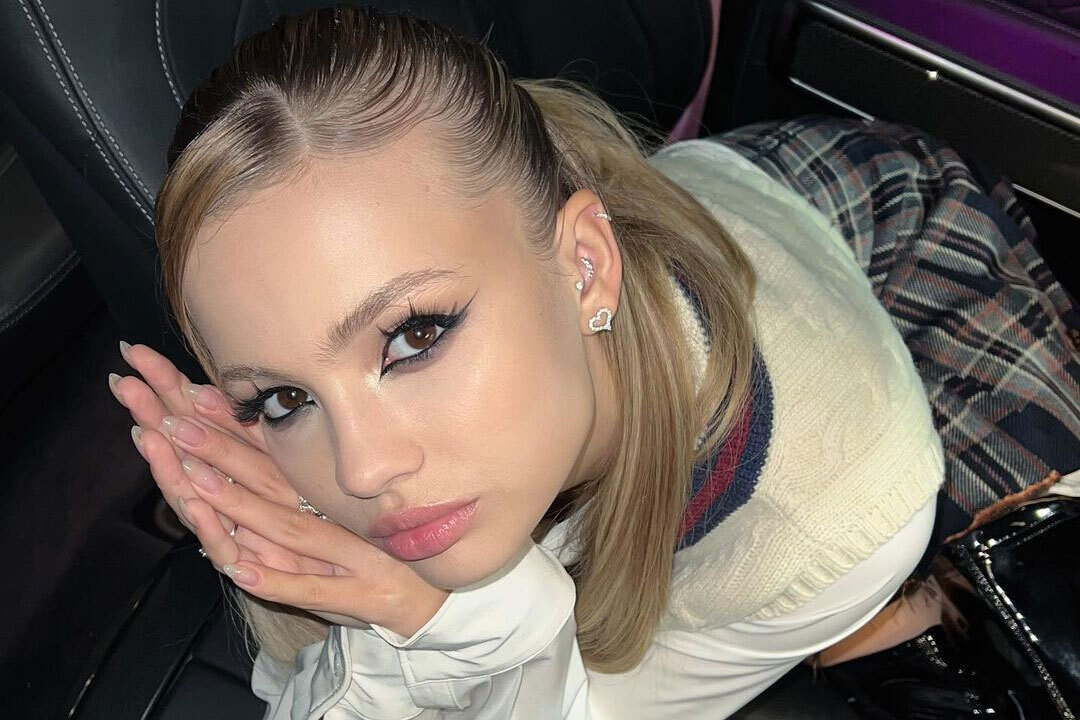    Соцсети Вали Карнавал