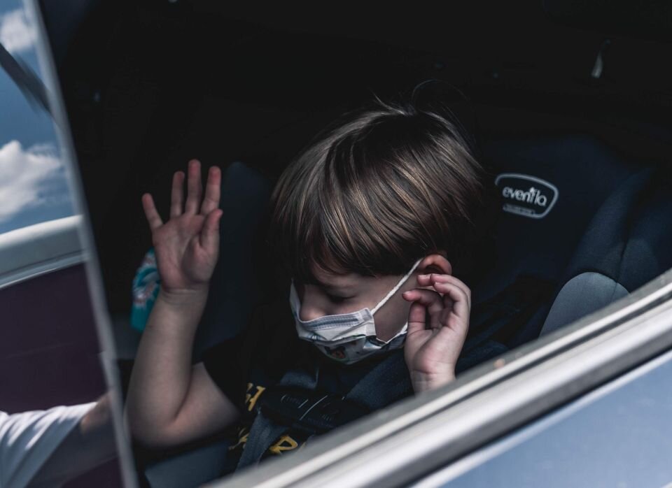    Дети. Машина. Источник: unsplash.com