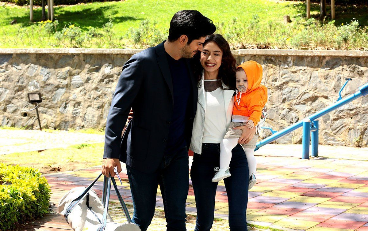 кадр из сериала "Черная любовь"