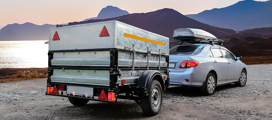 Как ездить на машине с прицепом‚ чтобы не получить штраф и ничего не разбить