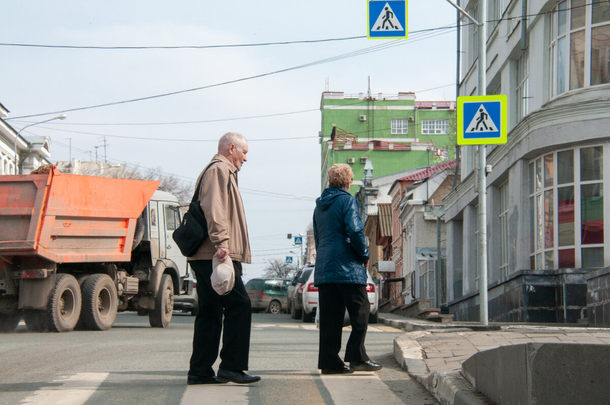 Таджики держат в страхе весь двор