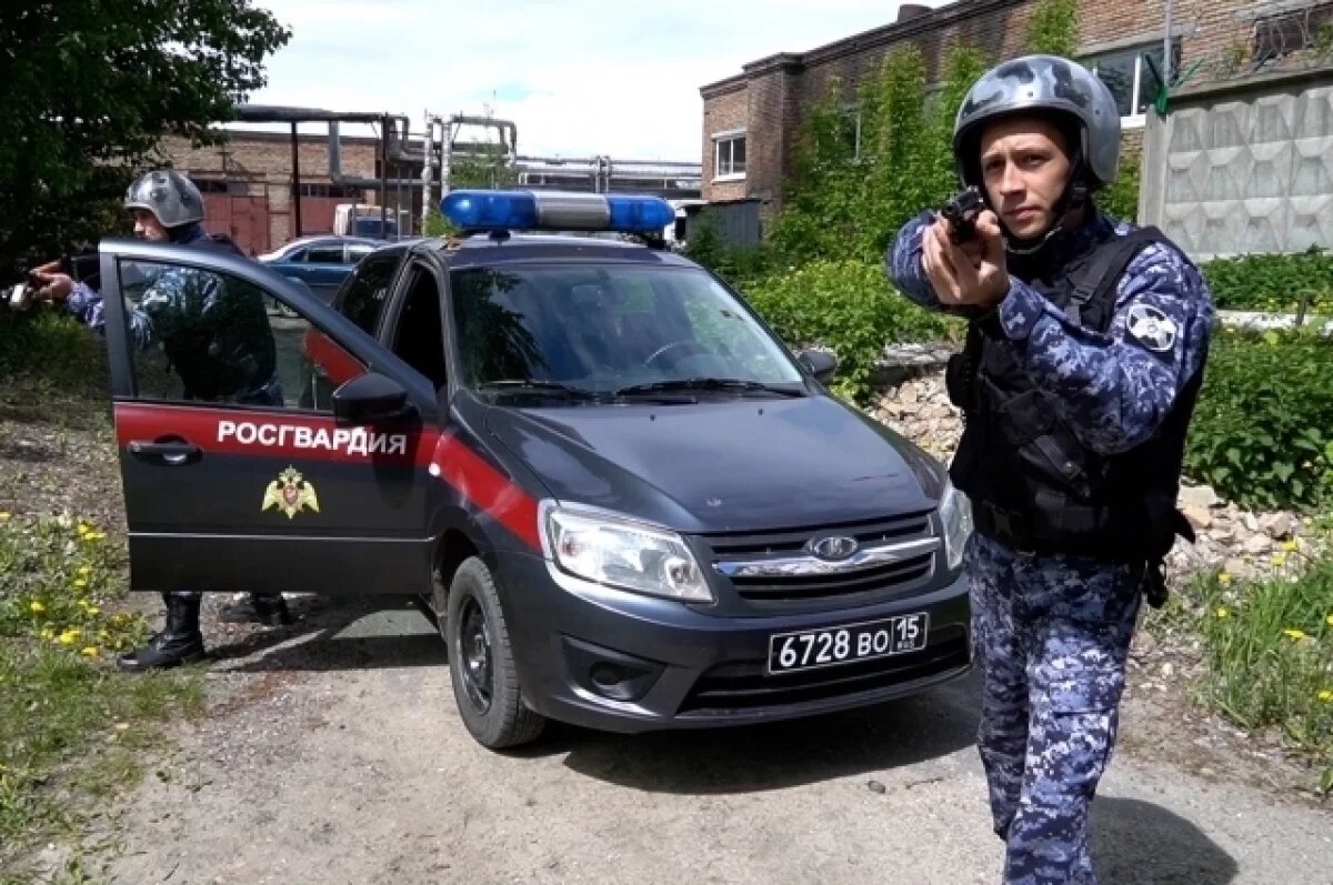    В Пензе задержали мужчину, пытавшегося украсть металлическую трубу