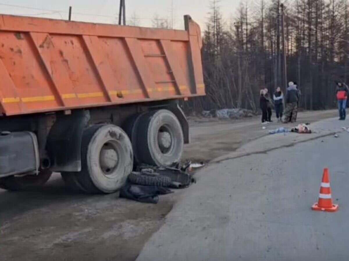    Место ДТП, где произошло столкновение мотоцикла и "Камаза" на Колыме© Фото : УГИБДД УМВД России по Магаданской области