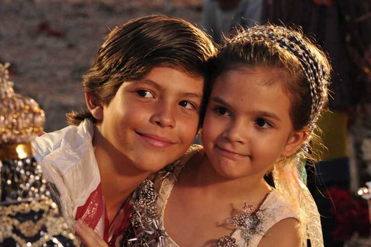 Сериал "Проспект Бразилии". Мальчик, которого на мусорке называли Бататой. Детская свадьба Риты и Бататы. Фото с интернета. 