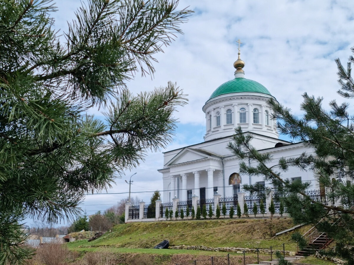 Выходные в Ржеве: что посмотреть в городе грандиозных мемориалов? | Яндекс  Путешествия | Дзен