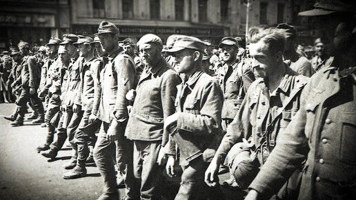 “Мы запомнили не унижение, поразило другое”: что вспоминали пленные немцы, которых провели строем по Москве в 1944 году
