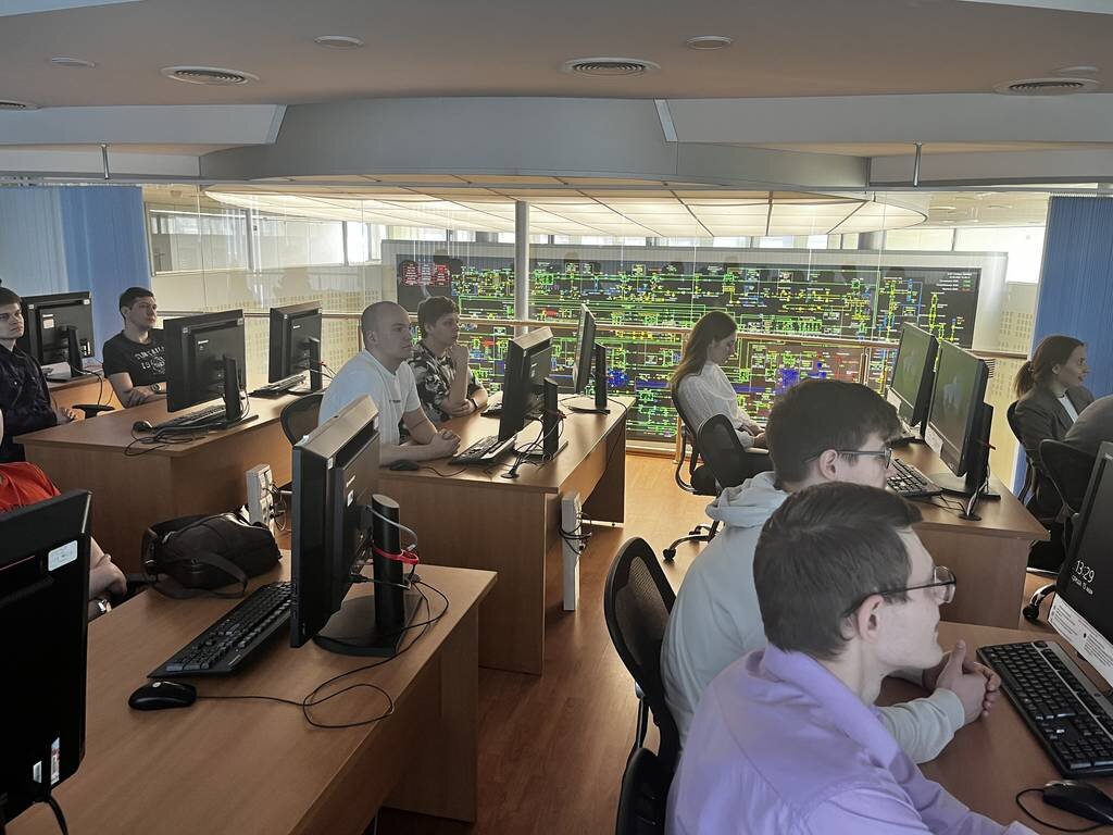 Студенты Санкт-Петербургского политехнического университета Петра Великого посетили диспетчерский центр Системного оператора