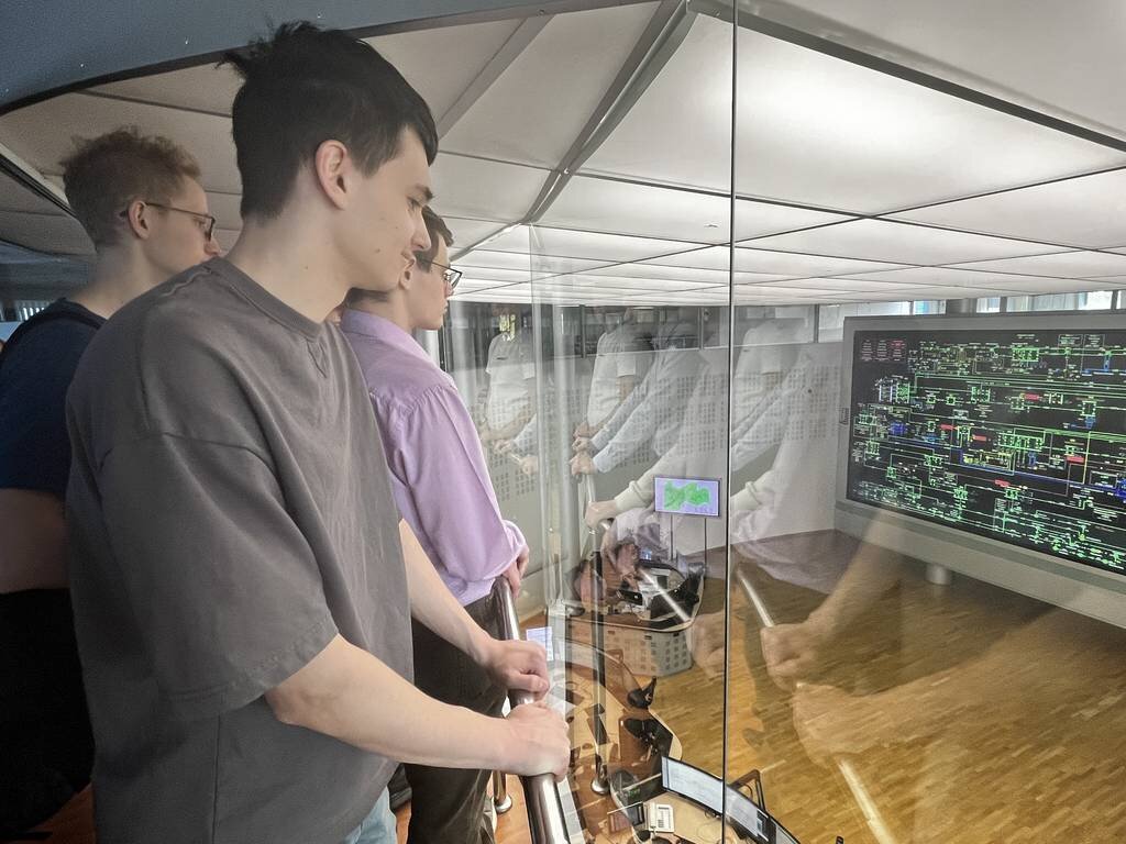 Студентам показали, в чем заключается работа специалиста-релейщика и диспетчера 