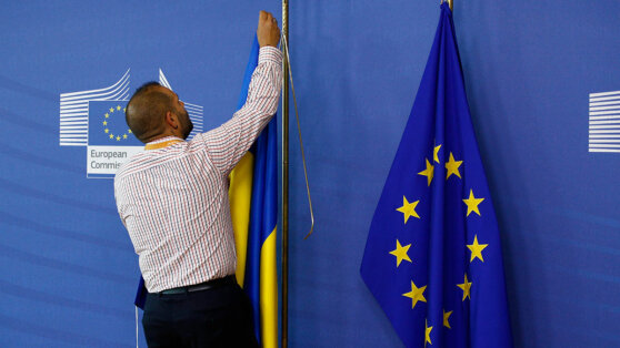    Politico: официальные переговоры о приеме Украины в ЕС могут начаться 25 июня Ирина Петрова