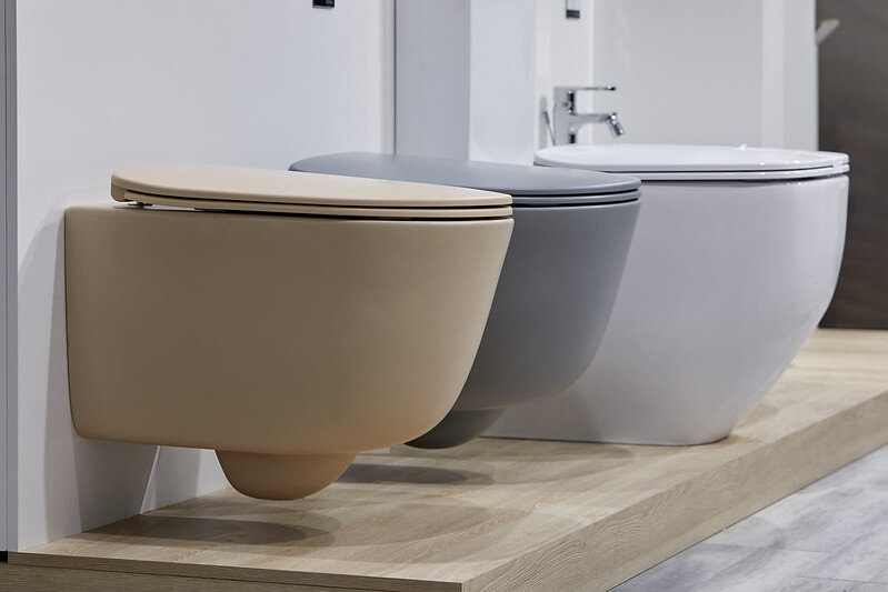 Унитазы и биде AXA в московском шоуруме