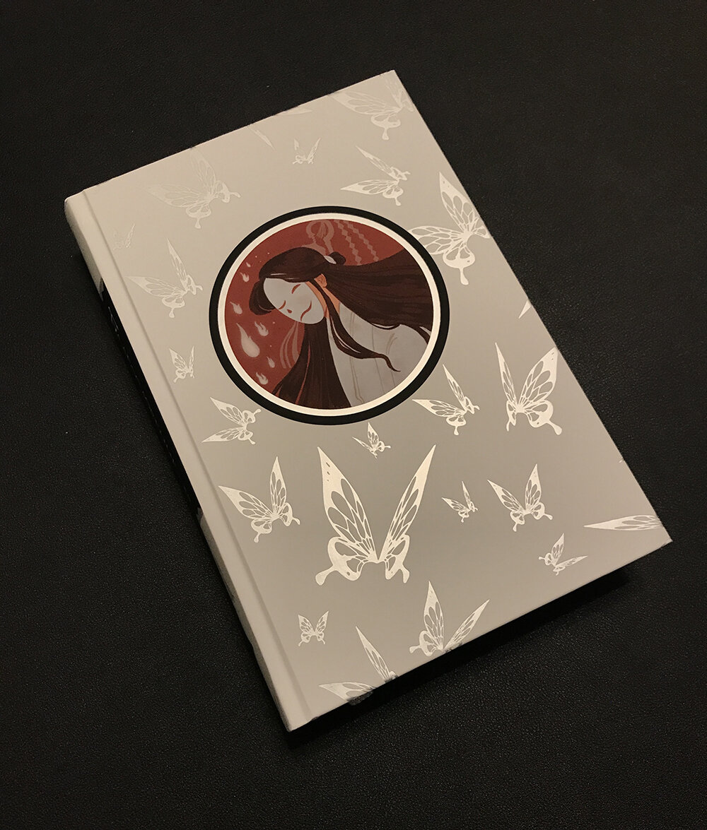 Белая книга очень красивая