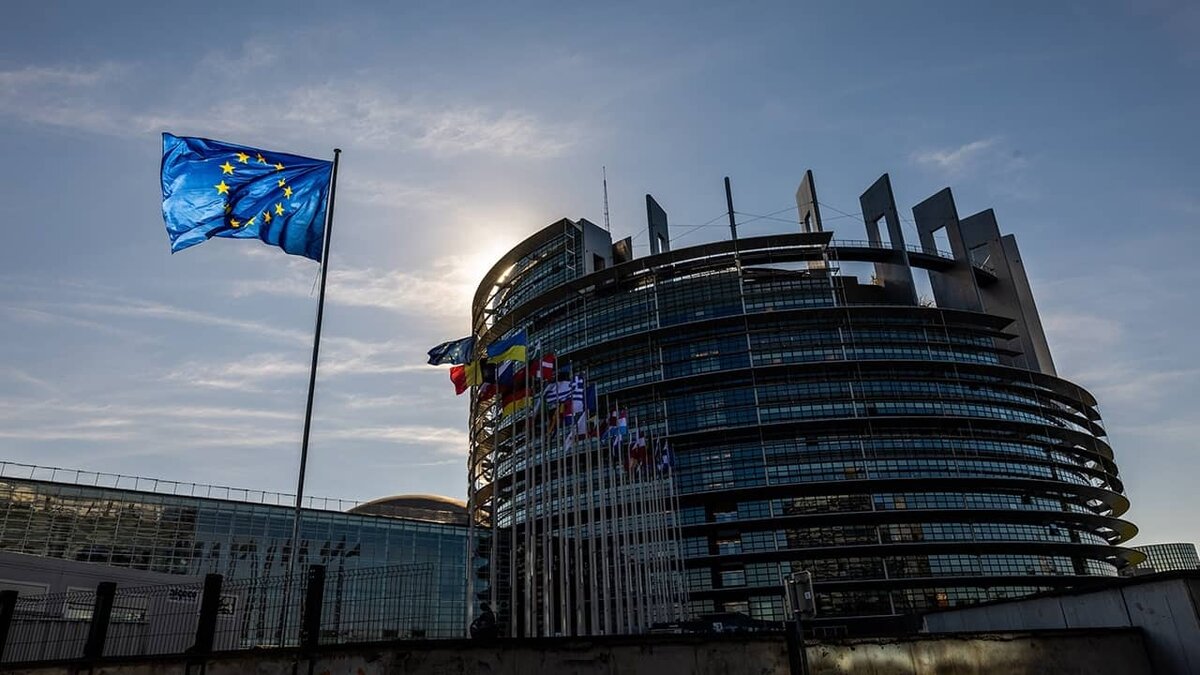 Фото: https://tvzvezda.ru/ (https://mcdn.tvzvezda.ru/storage/news_other_images/2024/05/08/946af31a56d240a28ba5c5cc688154be.jpg)