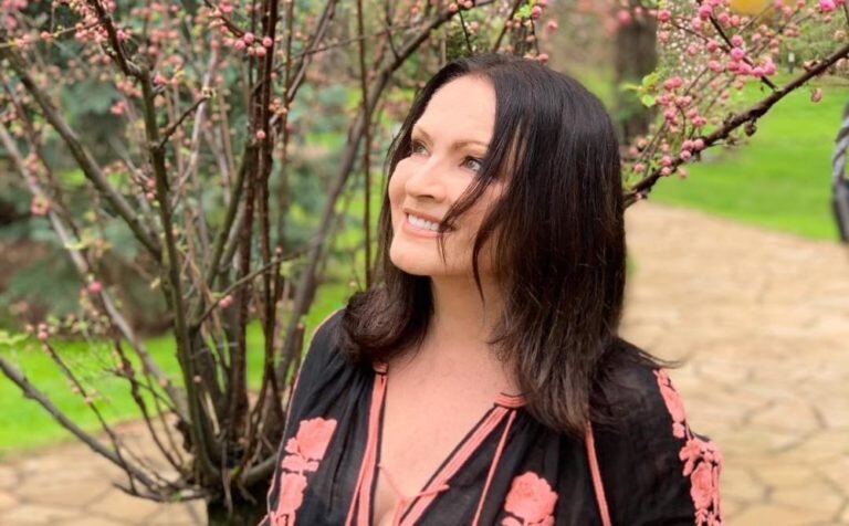    Фото: @sofiarotaru.official Софья Чулкова